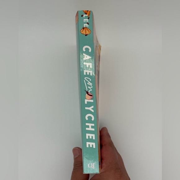 Cafe Con Lychee by Emery Lee - Picture 3 of 3